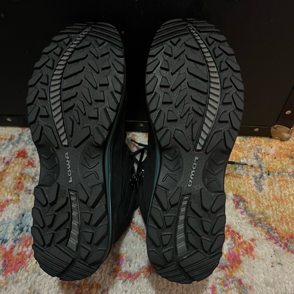 Lowa hiking boots - Picture 5 of 5